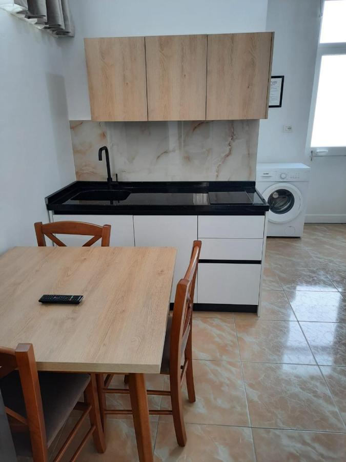 Vila Pushimi Regis Velipojë エクステリア 写真